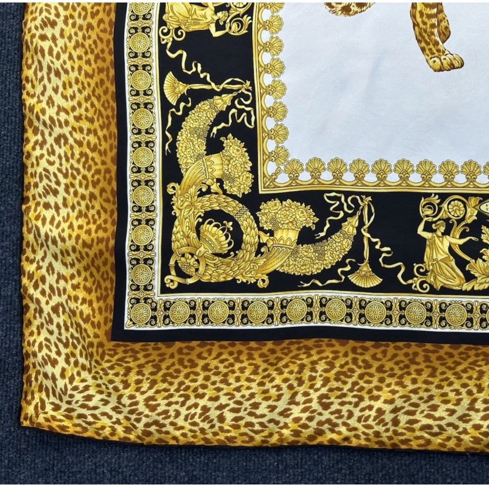Vintage Atelier Versace Leopard Print Barocco Baroque Black & Gold Silk Scarf - Picture 5 of 15